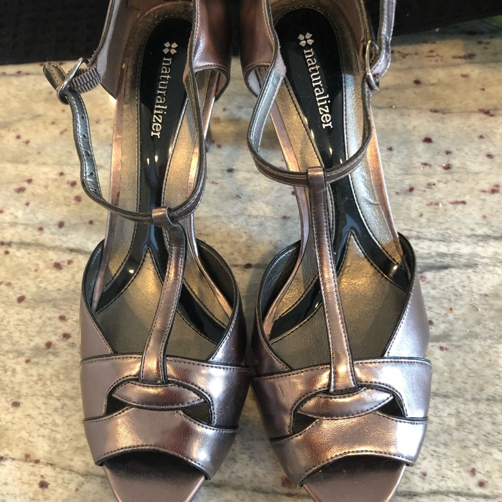 Naturalizer heels (brand new)